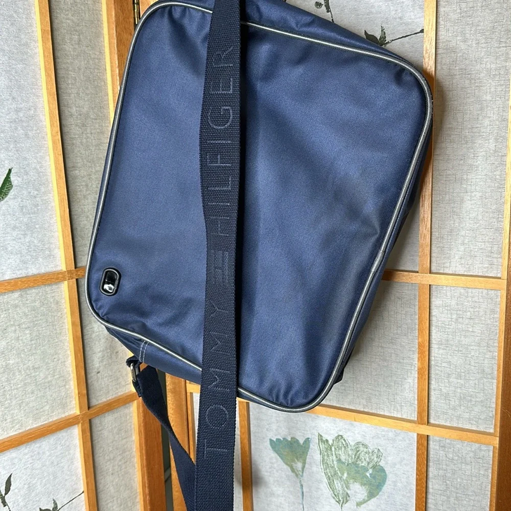 “Tommy Hilfiger” Travel Luggage, Carry-on, Travel Bag. Laptop Crossbody Bag - Picture 9 of 9
